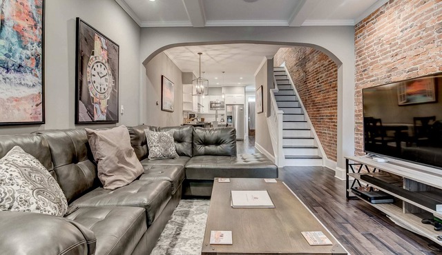 Chic City Retreat: Family-Friendly by the Harbor