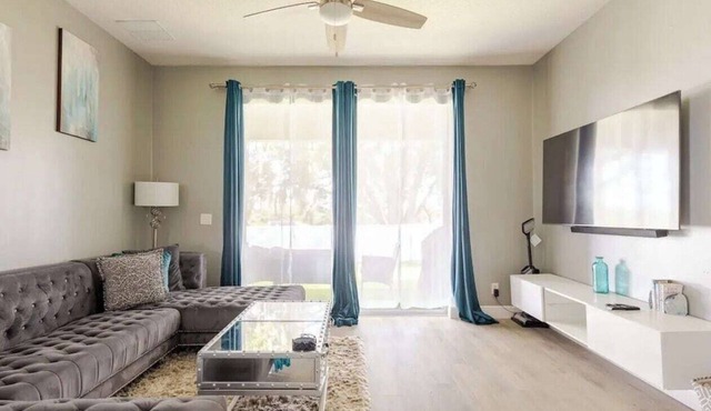 Chic & Comfy 3BR Home Near Orlando & Wekiwa Springs