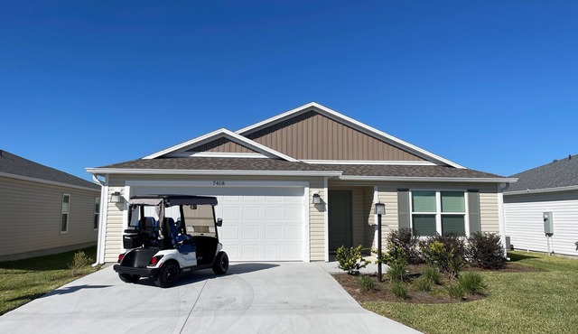 Chic, comfy, and ready for Villages adventures—golf cart included!