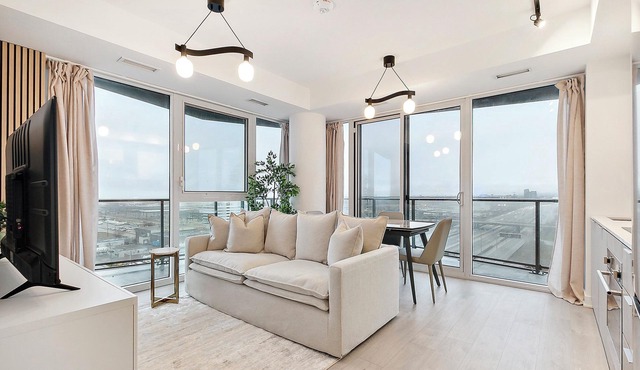 Chic Condo in Prime Location – Stylish Stay with Easy Access to Everything!