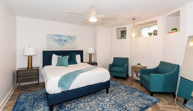Chic Condo Near Cedar Point