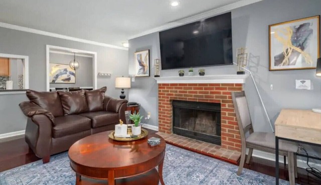 Chic Condo Retreat: Private Bliss 'n Birmingham!