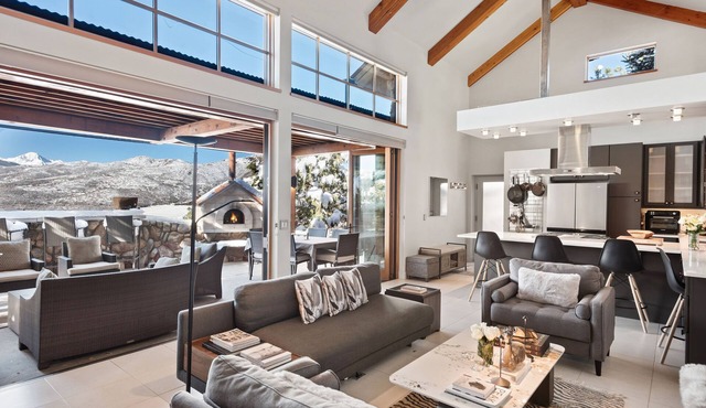 Chic, Contemporary Mountain Statement