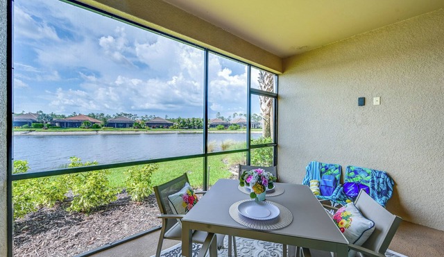 Chic Country Club Condo w/Upscale Amenities