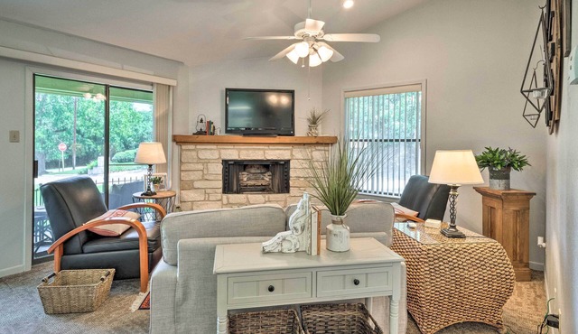 Chic Couple’s Retreat: Well-Appointed Salado Home!