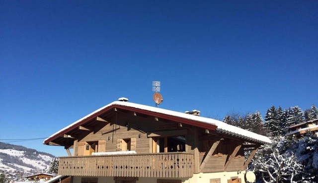 CHIC & COZY. 100m FROM THE SLOPES. 360° VIEWS. VERY QUIET HALF CHALET IN MEGEVE