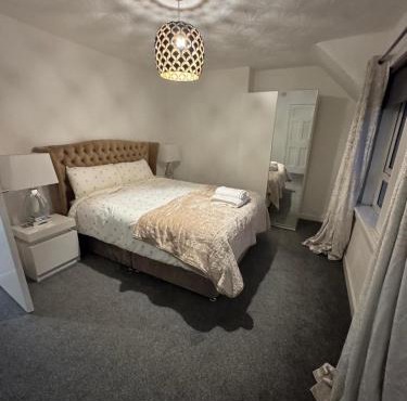 Chic & Cozy 2BR Semi-Detached