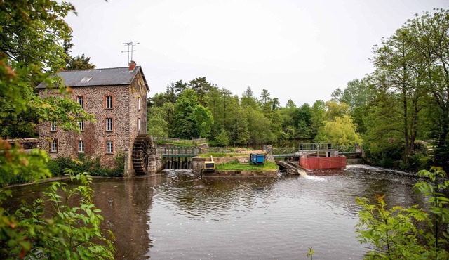 Chic & Cozy Apartment with Terrace + Private Parking