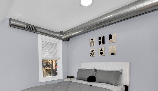 Chic & Cozy Chicago Stay: Close to Downtown