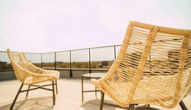 Chic Cozy Retreat - 2BR - Stunning North End Views