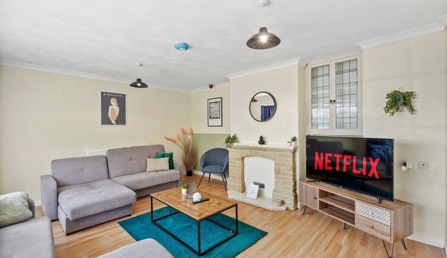 Chic Derbyshire Escape with Games Room – Sleeps 12