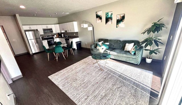 Chic Des Moines 1BR with Amenities & Prime Location
