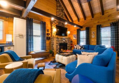Chic Designer Log Cabin Hot Tub Pool TableDecks