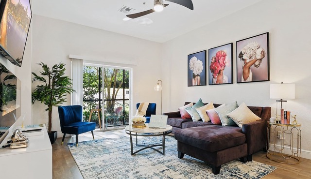 Chic Disney Condo/w Fireplace at Bahama Bay Resort 15 mins from Disney