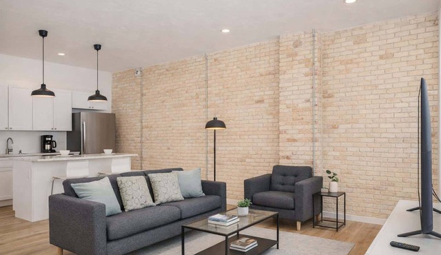 Chic Downtown Apartment w/Vintage Charm & WiFi