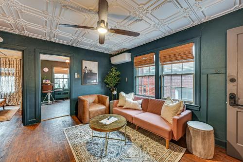 Chic Elizabethtown Apartment Walk to Downtown!