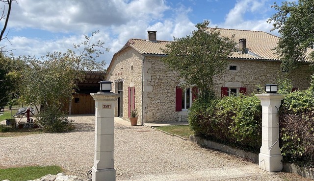 Chic Farmhouse in 15 acres with pool