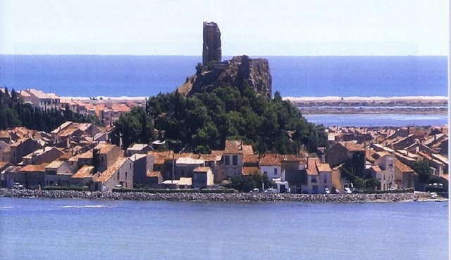 chic farmhouse, NEW heated saltwater pool, VERY cosy terrace, 2ha grounds