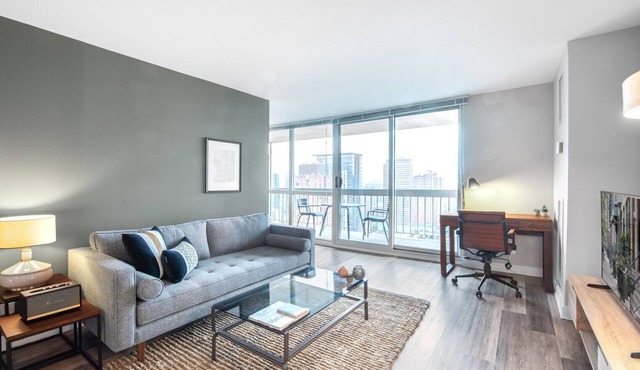 Chic Gold Coast Convertible w/Lounge near Oak Street by Blueground