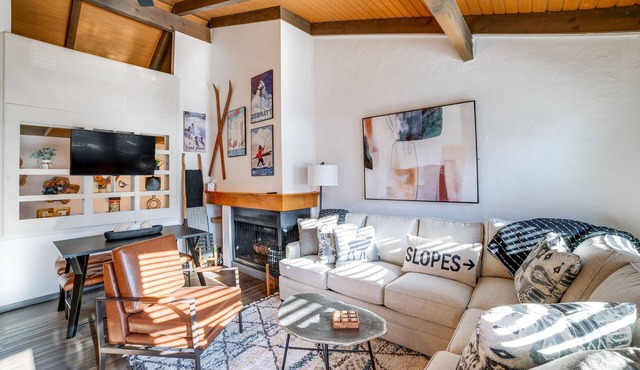 Chic Greek Peak Ski Resort Townhome w/Balconies!