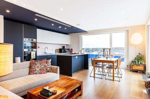 Chic Greenwich Balcony Escape