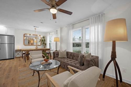 Chic Haus One-Story Home Gated, Near Med Center