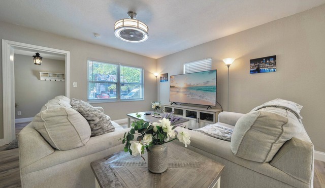 Chic Haven in Tampa: 3BR/2BA Stylish Sanctuary Awaits You!