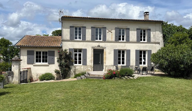 Chic haven of peace, close to historic sites, vineyards and the sea