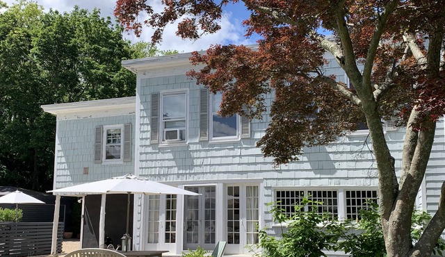 Chic Historical Farmhouse with heated saltwater pool