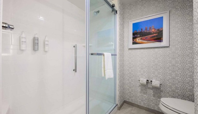 Chic hotel in fabulous Bessemer with fitness room, WiFi, AC, Pool