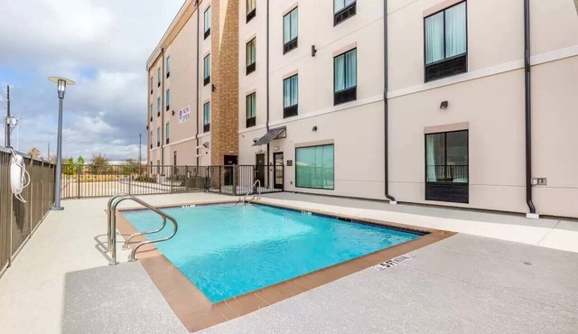Chic hotel with AC and fitness room in marvelous Houston