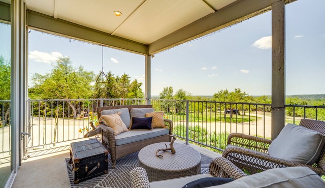 Chic House in Spring Branch w/Lush Outdoor Space!