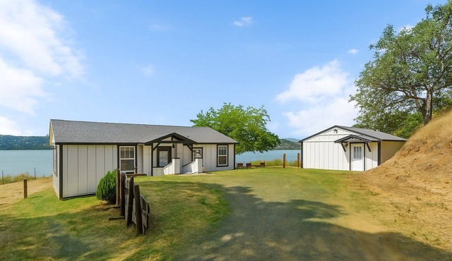 Chic House PLUS Charming Cottage - Amazing Lake View