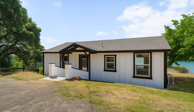 Chic House with Fantastic View of Clear Lake