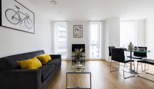 Chic Hoxton Apartment