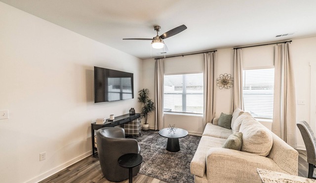 Chic Huntsville Stay: Near MidCity, Dining & Shops