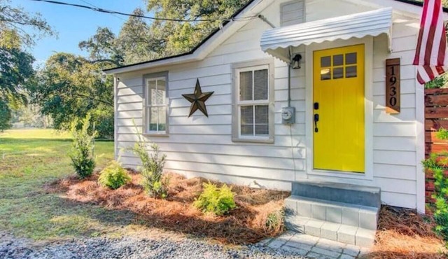 Chic Johns Island Cottage w/King Bed+Smart TVs!