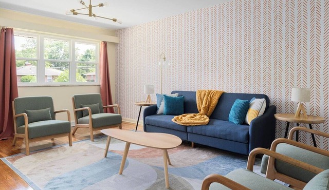 Chic | King Bed | Family Items & Games | Dogs ok