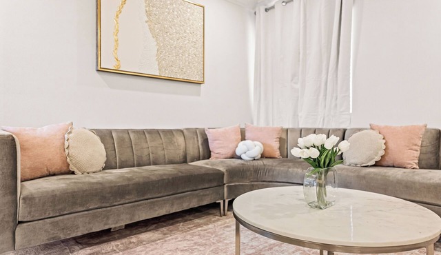 Chic LA Escape I Stylish Home in Prime Location I Free Parking