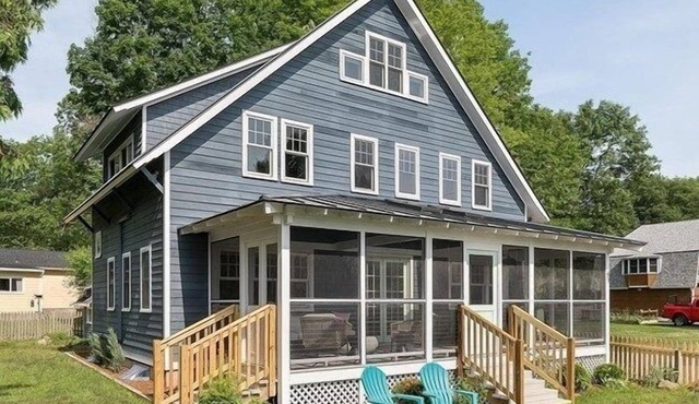 Chic Lakeview Haven at Malletts Bay