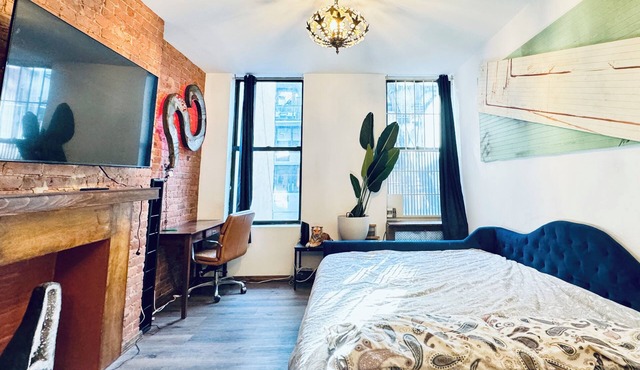 Chic & Large 2 BR Apartment - unbeatable Location in Manhattan, East Village