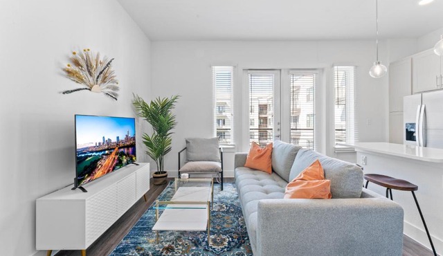 Chic & Lux 1BR Apartment Suites on Train Line to DT & Domain