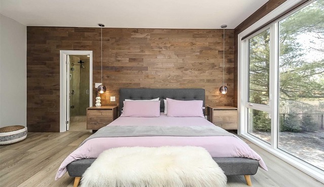 Chic & luxurious villa with outdoor sauna - Steps away from the beach!