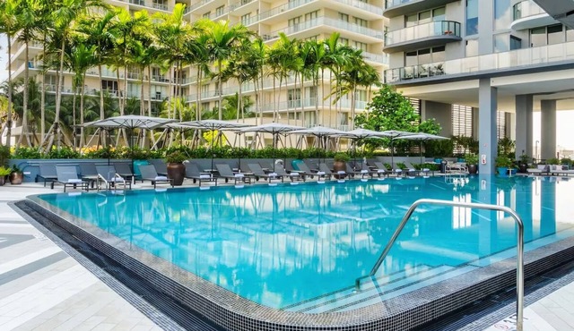 Chic Miami Escape: Stylish Suite with Rooftop Pleasures | Pet-Friendly | 4 Units