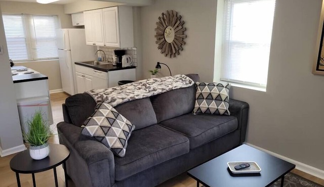 Chic Midtown Apartment – Steps to Blackstone & Dundee