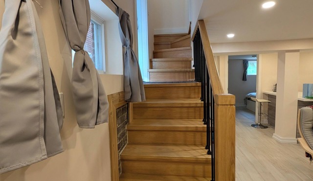 Chic Midtown Toronto Suite /Restaurants /Newly Renovated