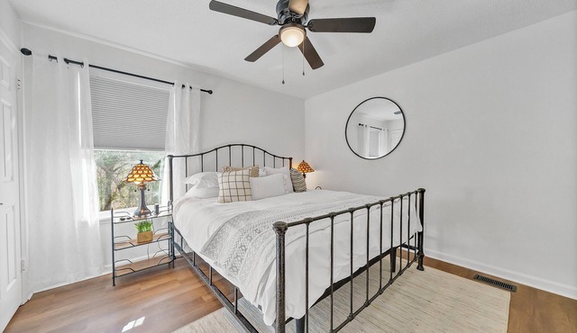 Chic & Modern 2BD Near CAE