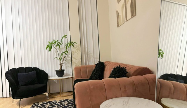 Chic & Modern Condo in Midtown Toronto | Prime Location. Monthly Rental