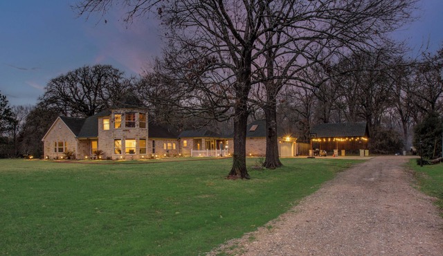 Chic & Modern Getaway Ranch-Lake Livingston View! Houston/Dallas/Austin Getaway