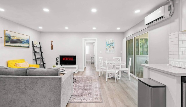 Chic Modern Hideaway w/Patio Near LA Best Sights6